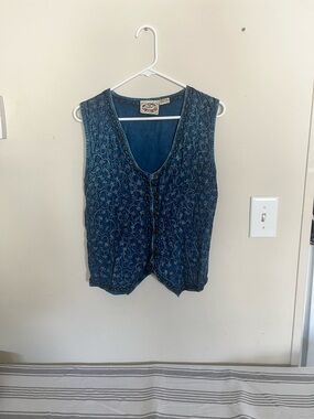 Embroidered 90’s Style Floral Denim Blue Women's Button-Front Adjustable Vest
